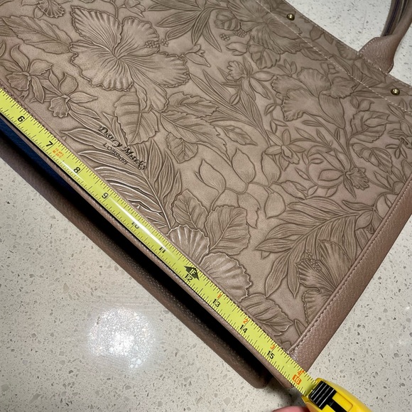 DARCY MARKS LONDON TAN LARGE TOTE - Picture 8 of 16